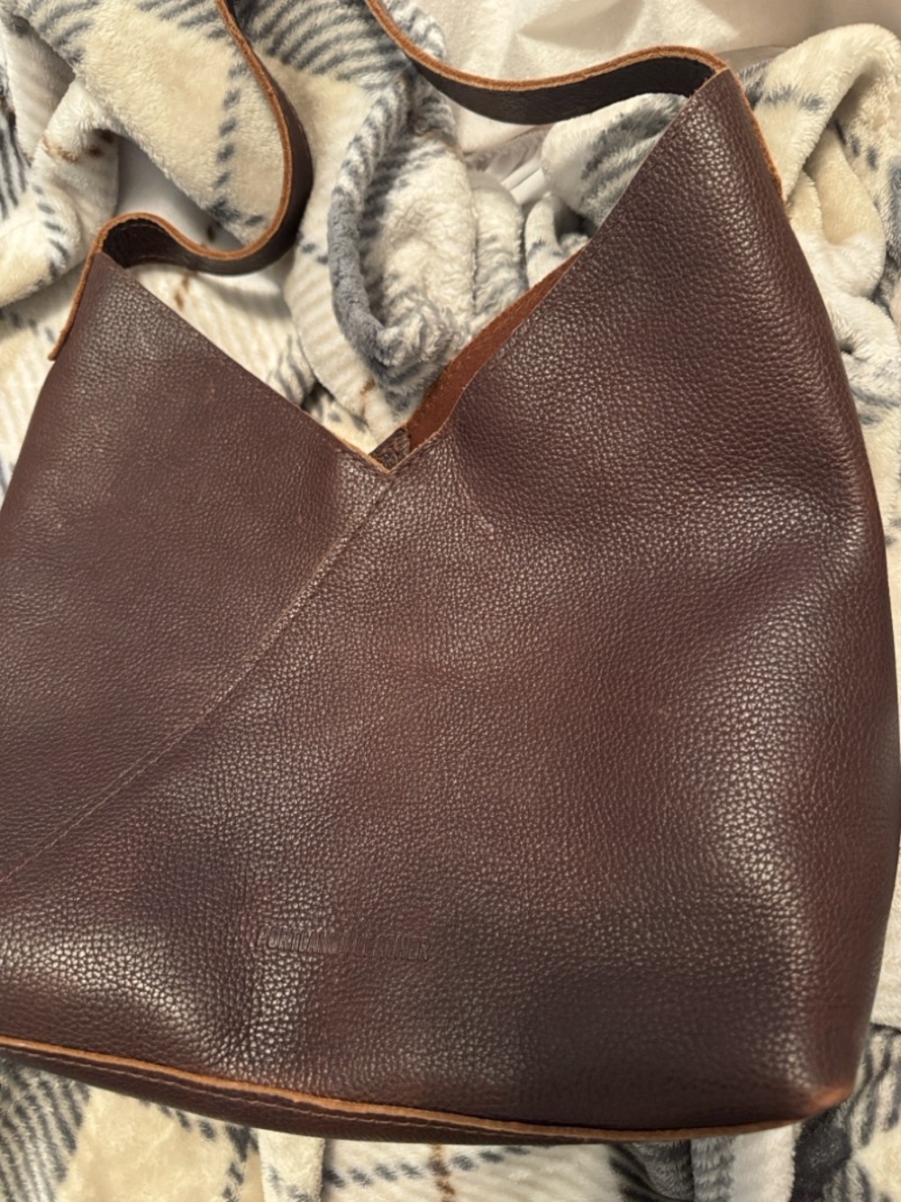 Portland Leather Brown Leather Shoulder Bag - Picture 5 of 11